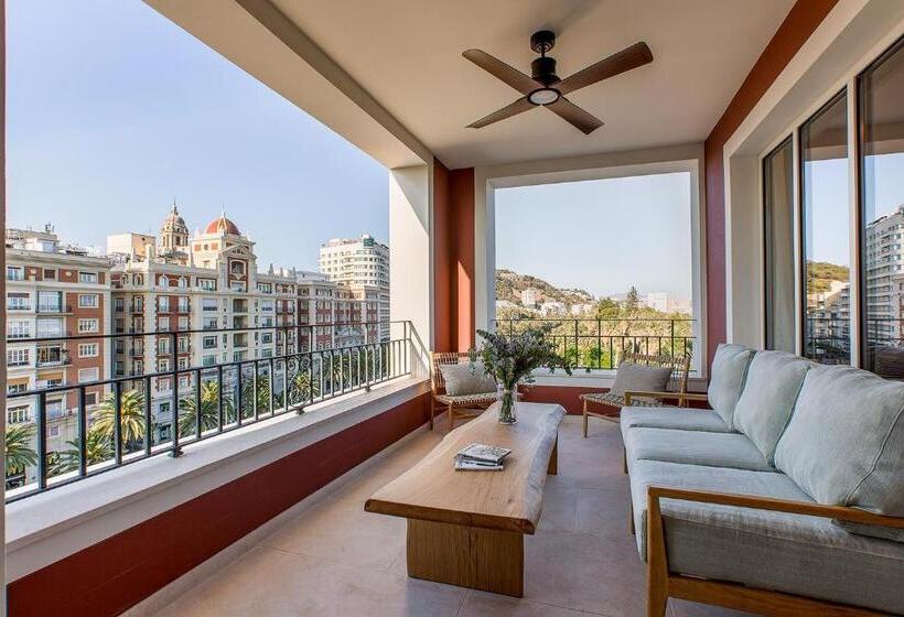 سوئیت جونیور با تراس, Only You Hotel Málaga