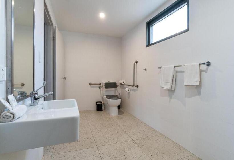 스탠다드 스튜디오, Victoria Hotel Toodyay