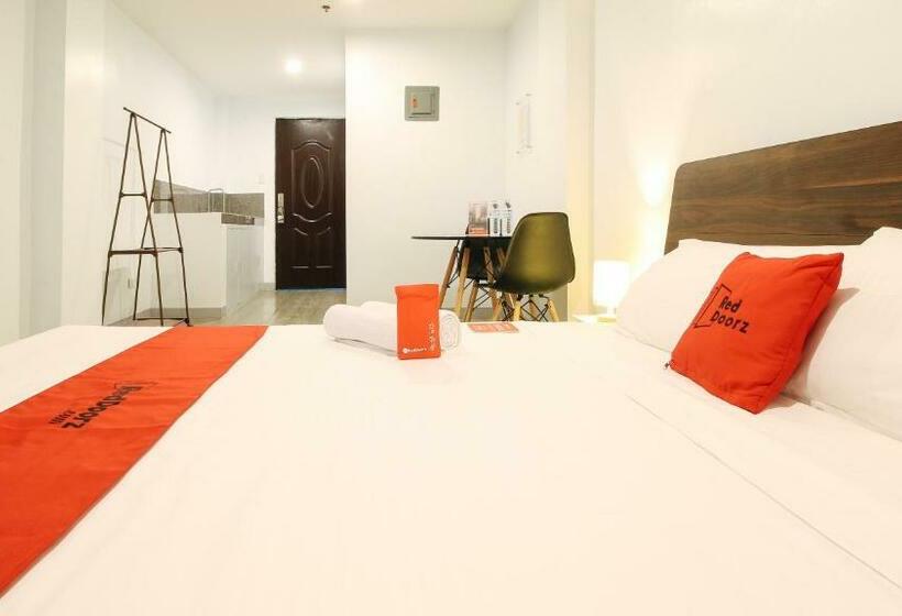 اتاق لوکس, Reddoorz Near Zobel Roxas St