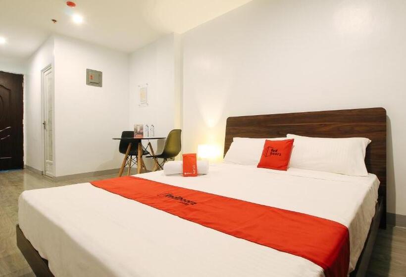 اتاق لوکس, Reddoorz Near Zobel Roxas St