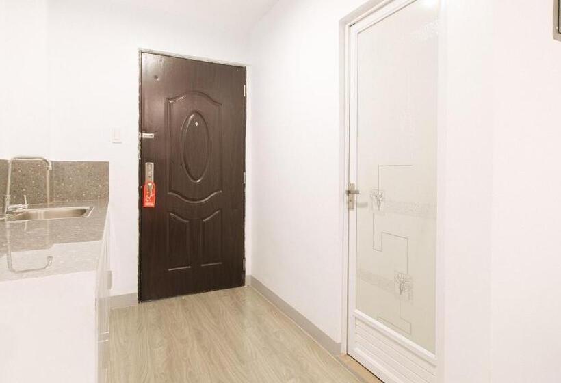 اتاق خانوادگی, Reddoorz Near Zobel Roxas St