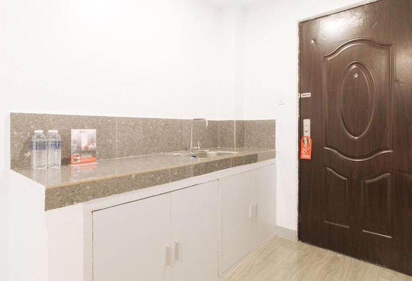 اتاق خانوادگی, Reddoorz Near Zobel Roxas St