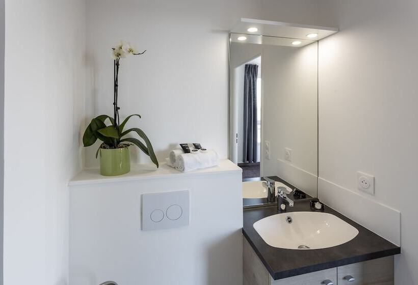 Студия Стандарт, Nemea Appart Hotel Europe Velizy Villacoublay