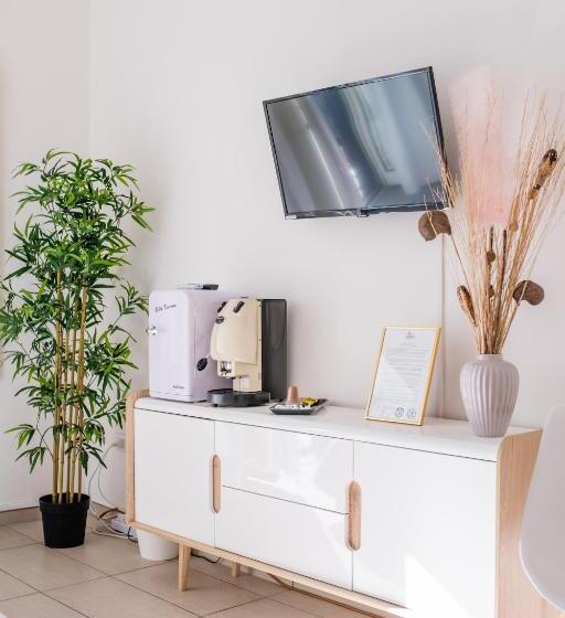 اتاق استاندارد با بالکن, Naro Suites And Rooms