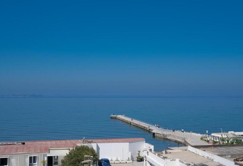 اتاق استاندارد با بالکن, Naro Suites And Rooms