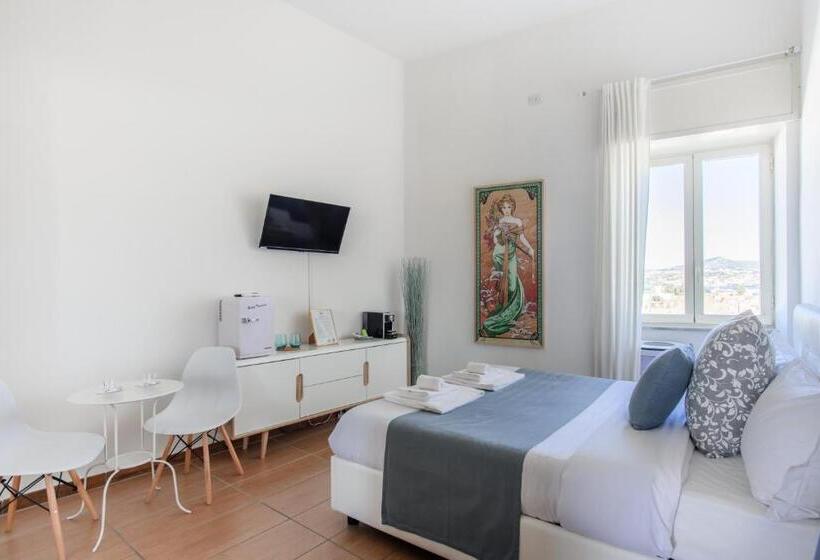 اتاق لوکس با چشم‌انداز دریا, Naro Suites And Rooms