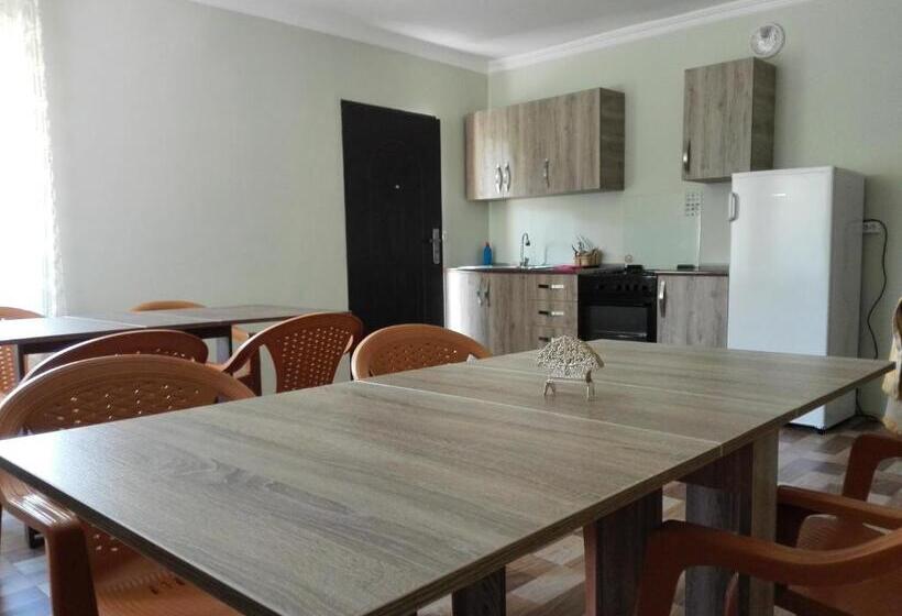 اتاق استاندارد سه نفره, Guest House Imeda