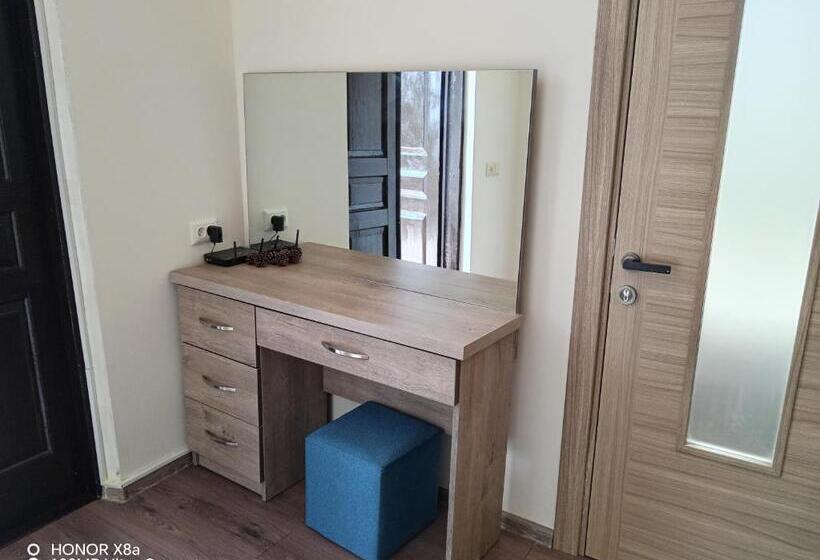 اتاق استاندارد سه نفره, Guest House Imeda