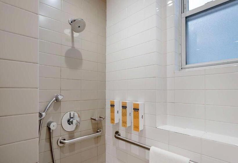 اتاق استاندارد, Best Western Plus Hospitality House Suites