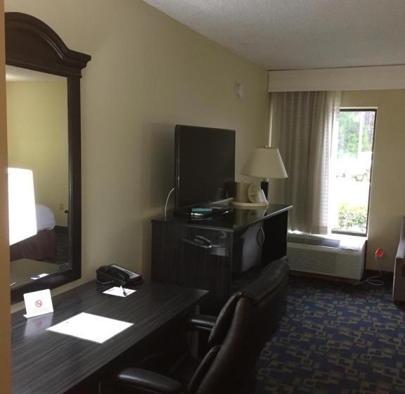 Номер Стандарт Кровать Кинг Адаптированный для Инвалидов, Quality Inn Jacksonville   Orange Park Near Naval Air Station