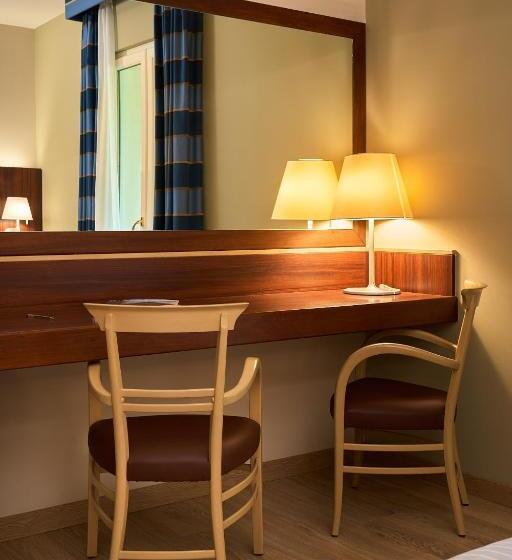 스탠다드 트리플 룸, Delfina Palace