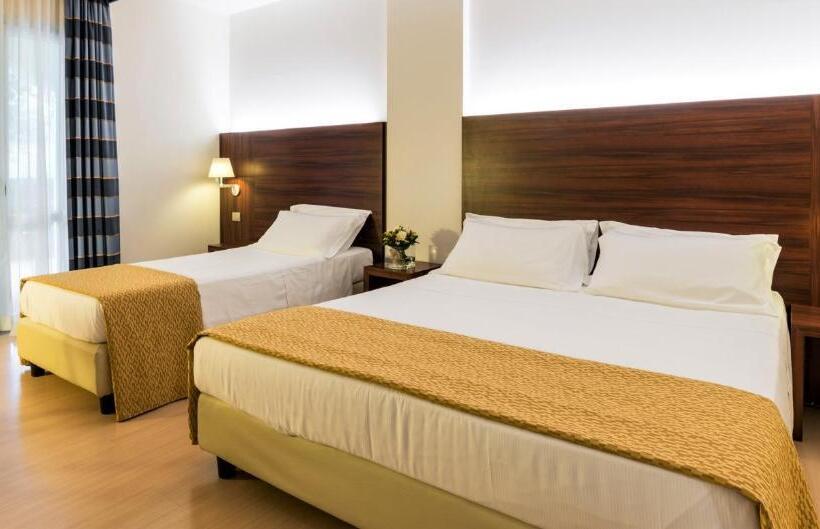 اتاق استاندارد سه نفره, Delfina Palace
