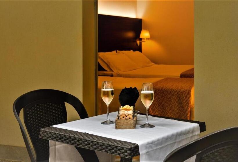 스탠다드 트리플 룸, Delfina Palace