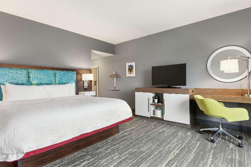 キングサイズベッドのスタンダードルーム, Hampton Inn By Hilton London