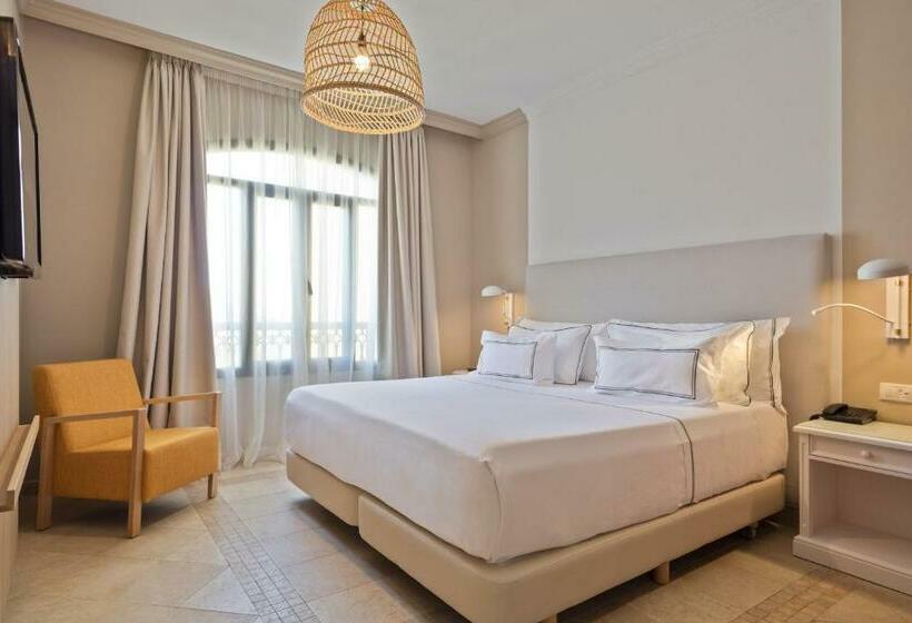 اتاق کلاسیک, Melia Villaitana