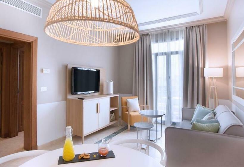 سوییت جونیور, Melia Villaitana