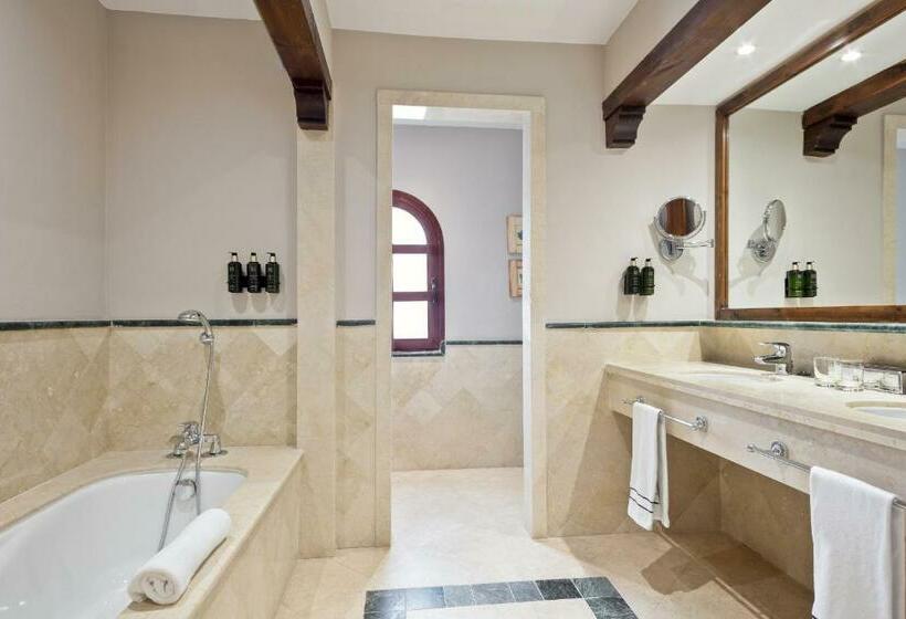 سوییت جونیور, Melia Villaitana