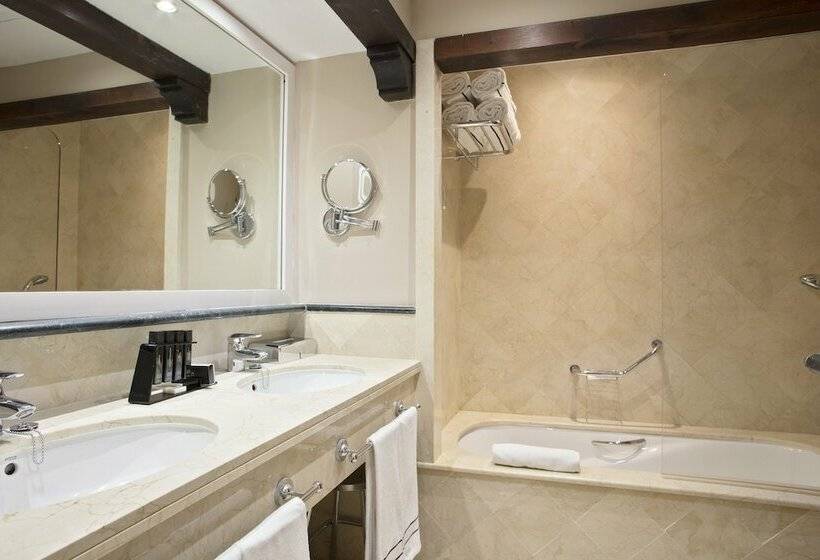 سوئیت پرزیدنت, Melia Villaitana