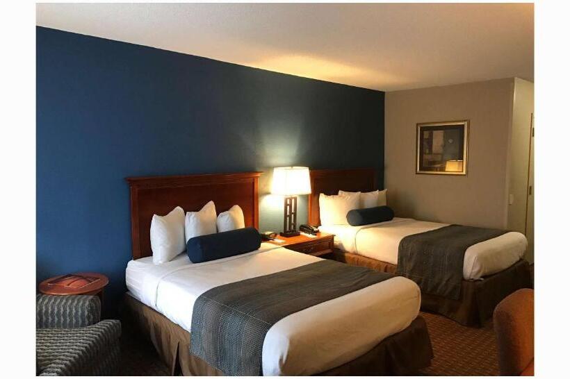 Номер Стандарт 2 Двуспальные Кровати, Best Western Plus Cary   Nc State