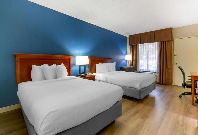 Номер Стандарт 2 Двуспальные Кровати, Best Western Plus Cary   Nc State