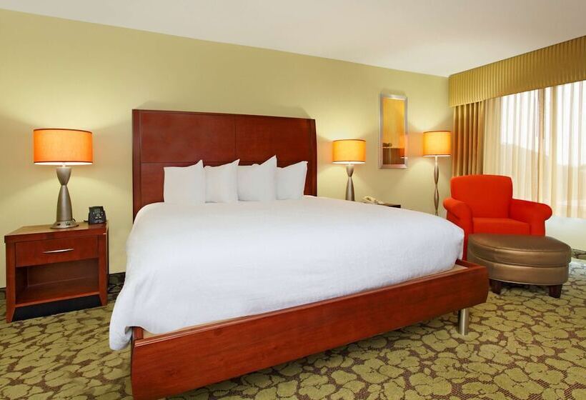 Номер Стандарт Адаптированный для Инвалидов, Hilton Garden Inn Columbus Airport