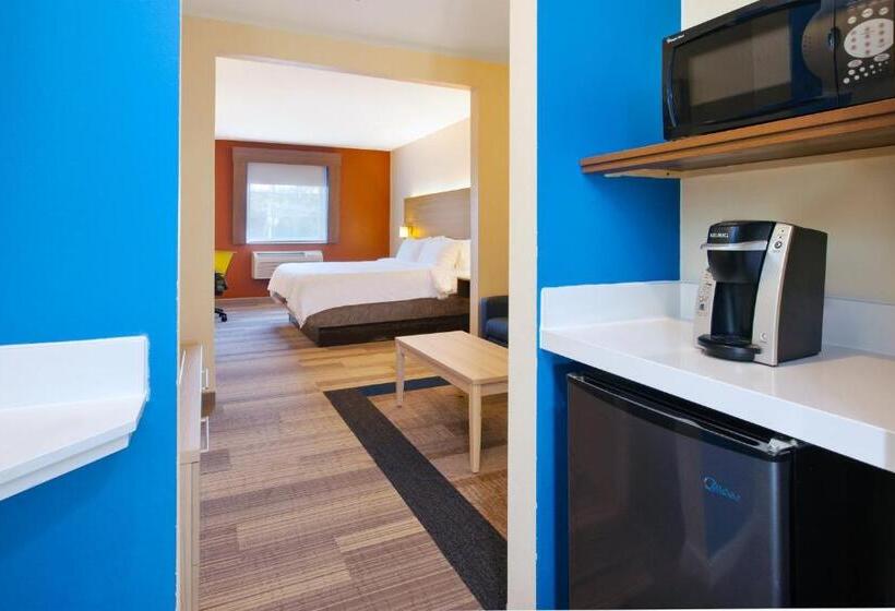带大床的行政房间, Holiday Inn Express Absecon Atlantic City Area, An Ihg