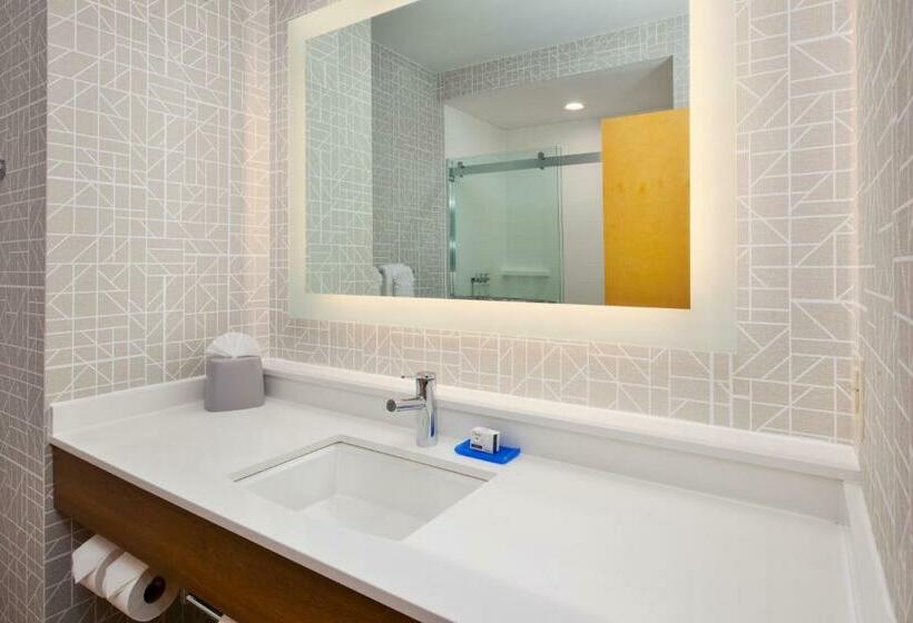 带大床的标准间, Holiday Inn Express Absecon Atlantic City Area, An Ihg