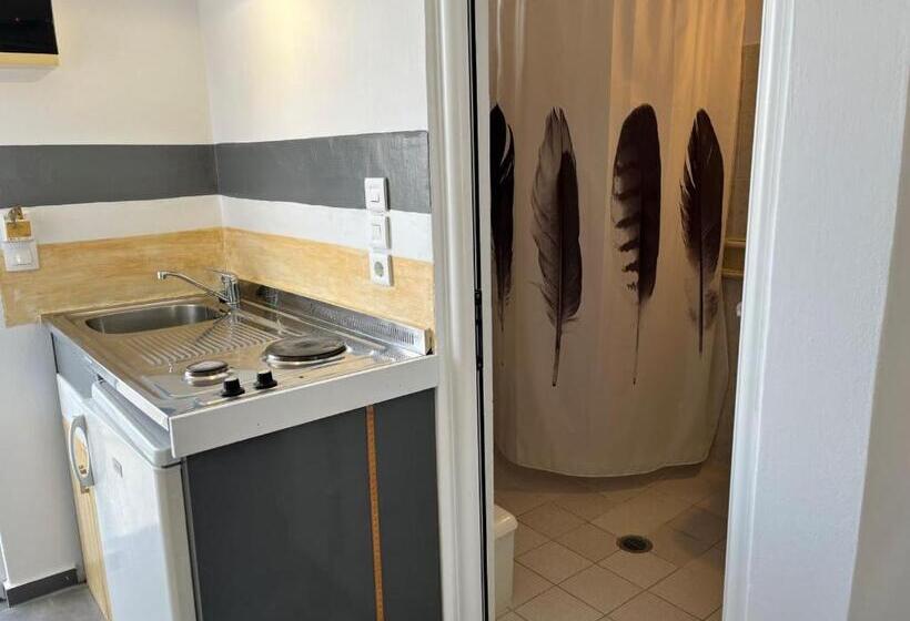 استودیوی استاندارد, Family House Faliraki Studios Apartments