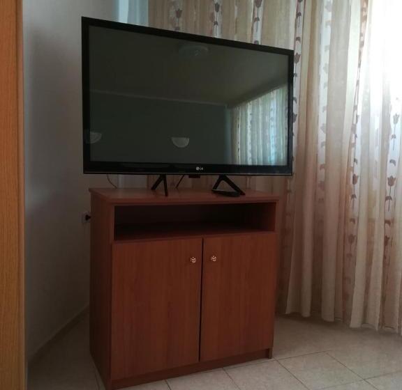 اتاق خانوادگی با چشم‌انداز باغ, Family House Faliraki Studios Apartments