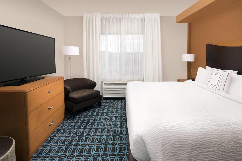带大床的标准工作室, Fairfield Inn & Suites Washington Dc