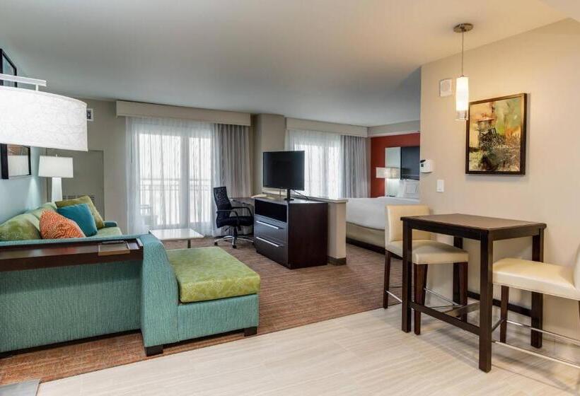 带大床的标准工作室, Residence Inn By Marriott Daytona Beach Oceanfront
