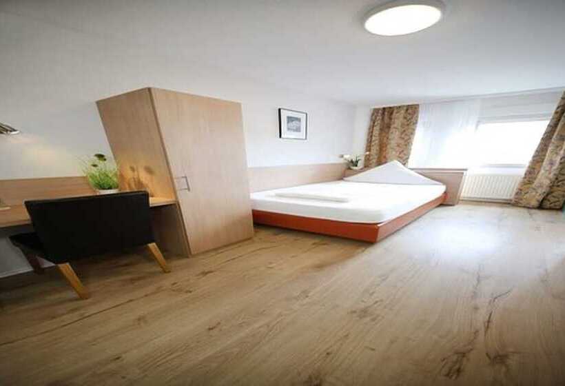 Quarto Estandar Individual, Europa Offenbach