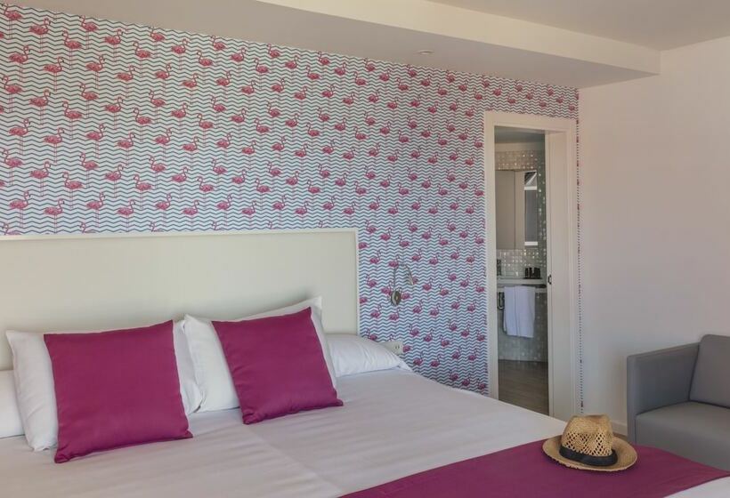 Апартаменты Premium 2 Спальни, Flamingo Beach Mate