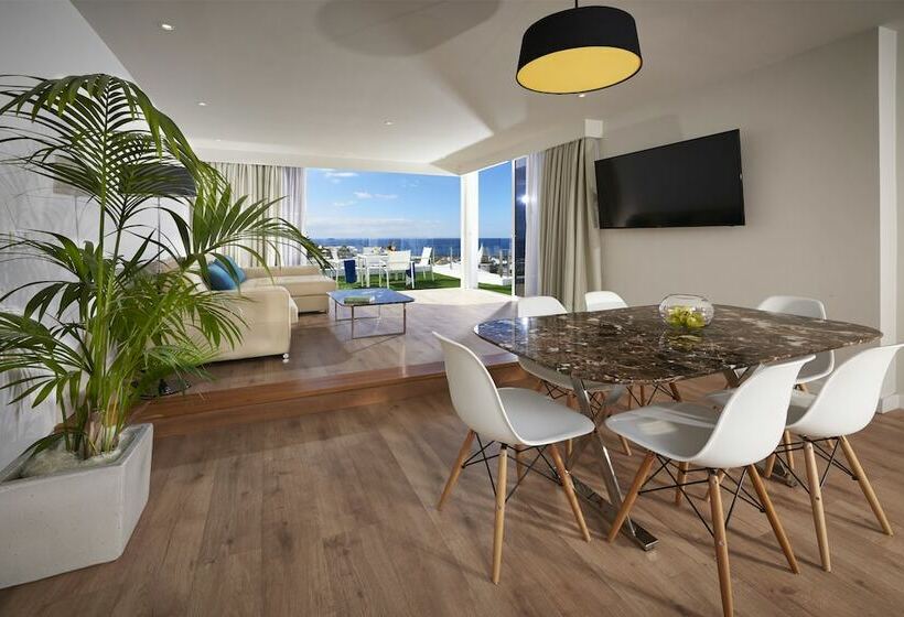 Апартаменты Premium 2 Спальни, Flamingo Beach Mate
