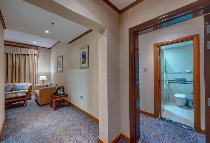 Люкс, Golden Tulip Hotel Al  Barsha