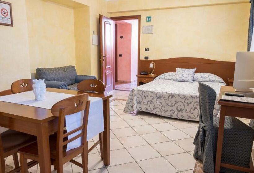 스탠다드 스튜디오, Residence Alberghiero Eolie