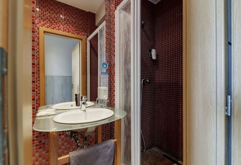 Quarto Estandar, Royal Court