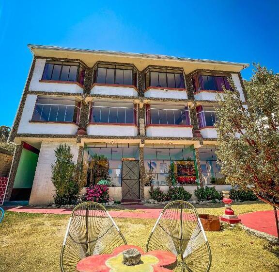 اتاق استاندارد سه نفره, Hostal Sol Y Lago