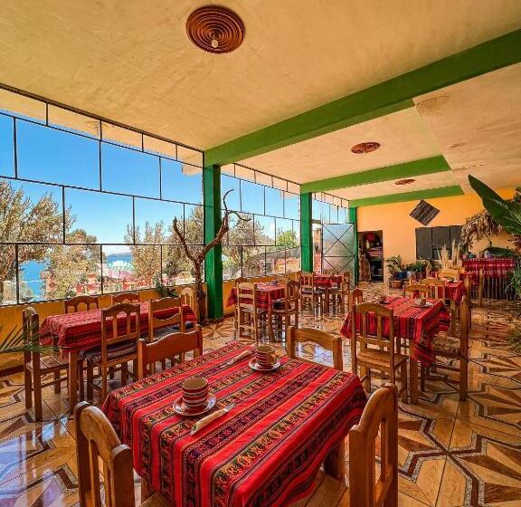 بانگلوی استاندارد, Hostal Sol Y Lago
