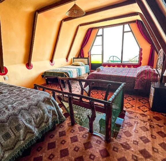 Family bungalow with lake view, Hostal Sol Y Lago