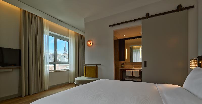 Люкс Кровать Кинг, Voco The Hague, An Ihg