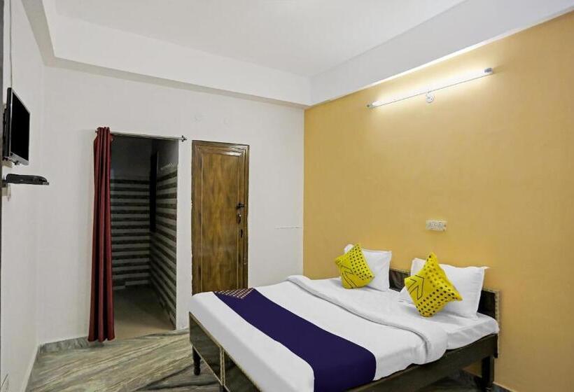 Номер Стандарт Трехместный, Spot On Raj Hotel Vip Near Worlds Of Wonder