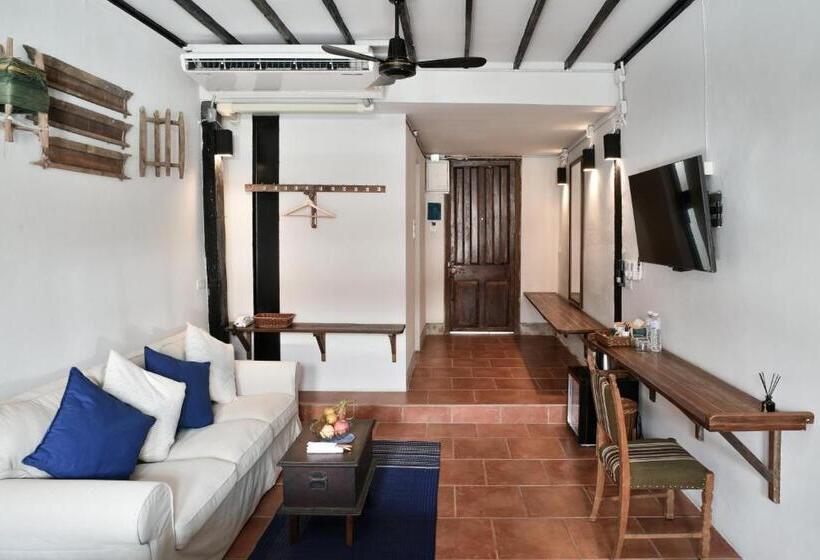 Номер Deluxe, Velawarin
