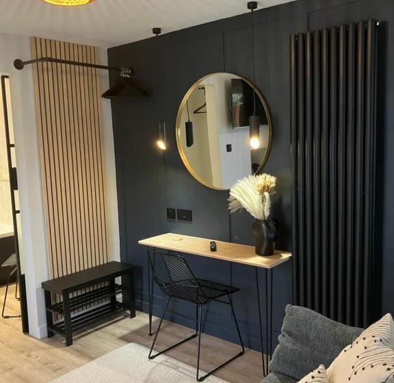 سوییت با چشم‌انداز باغ, Abbey Court Guest House