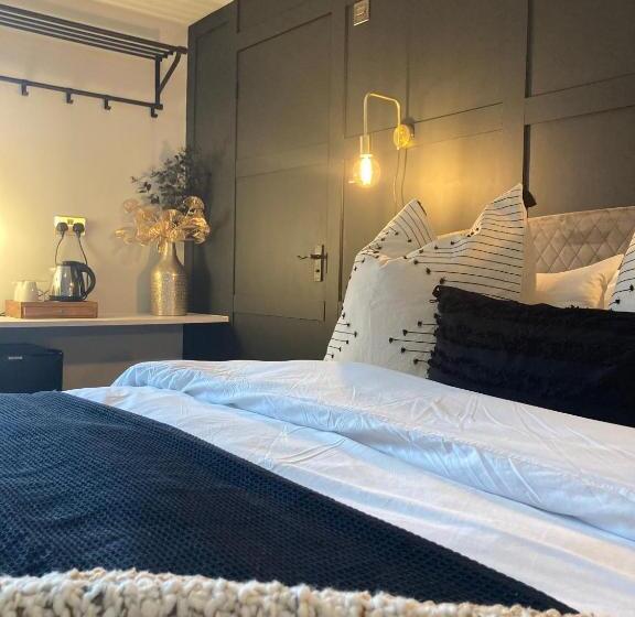 اتاق لوکس با تخت بزرگ, Abbey Court Guest House