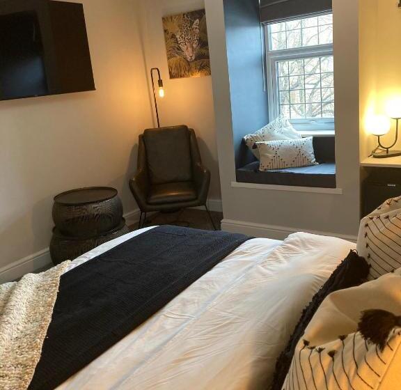 اتاق لوکس با تخت بزرگ, Abbey Court Guest House