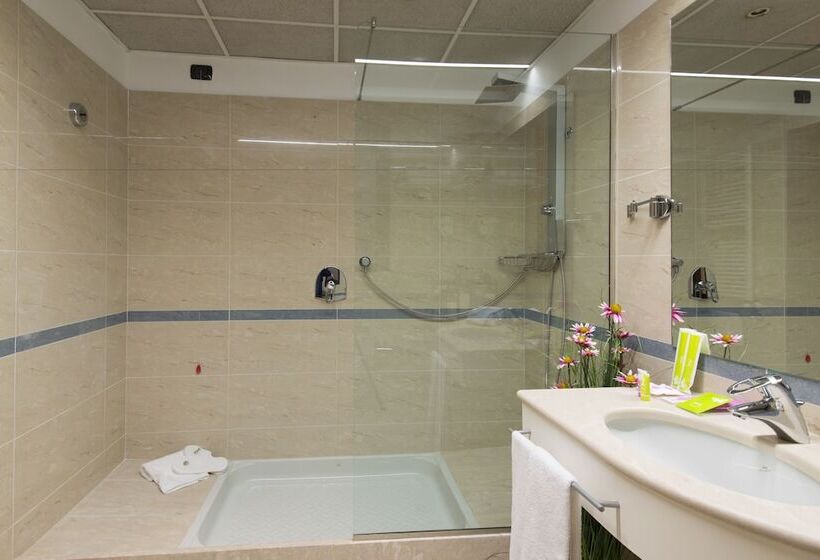 Номер Стандарт Трехместный, As Hotel Cambiago