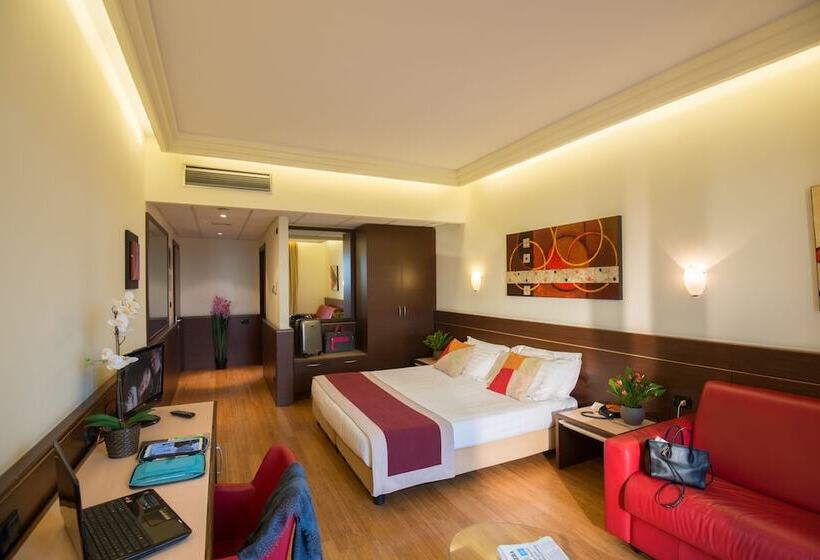 Номер Стандарт Трехместный, As Hotel Cambiago