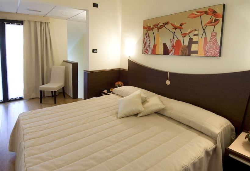 Номер Дюплекс, As Hotel Cambiago