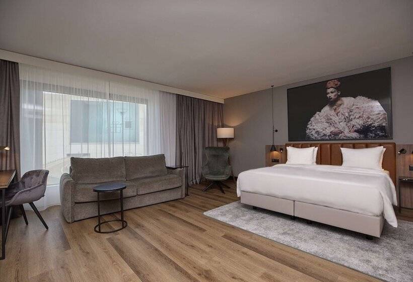 اتاق خانوادگی, Radisson Blu Hotel Zurich Airport